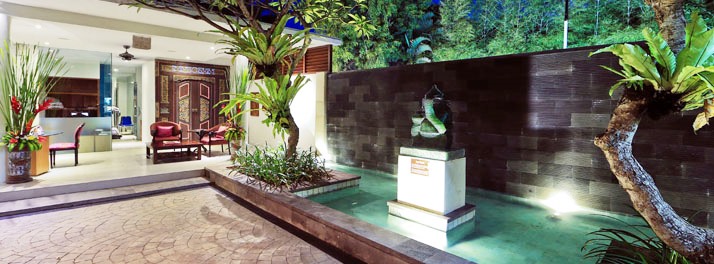 1081/Four On Drupadi - Seminyak 02.jpg